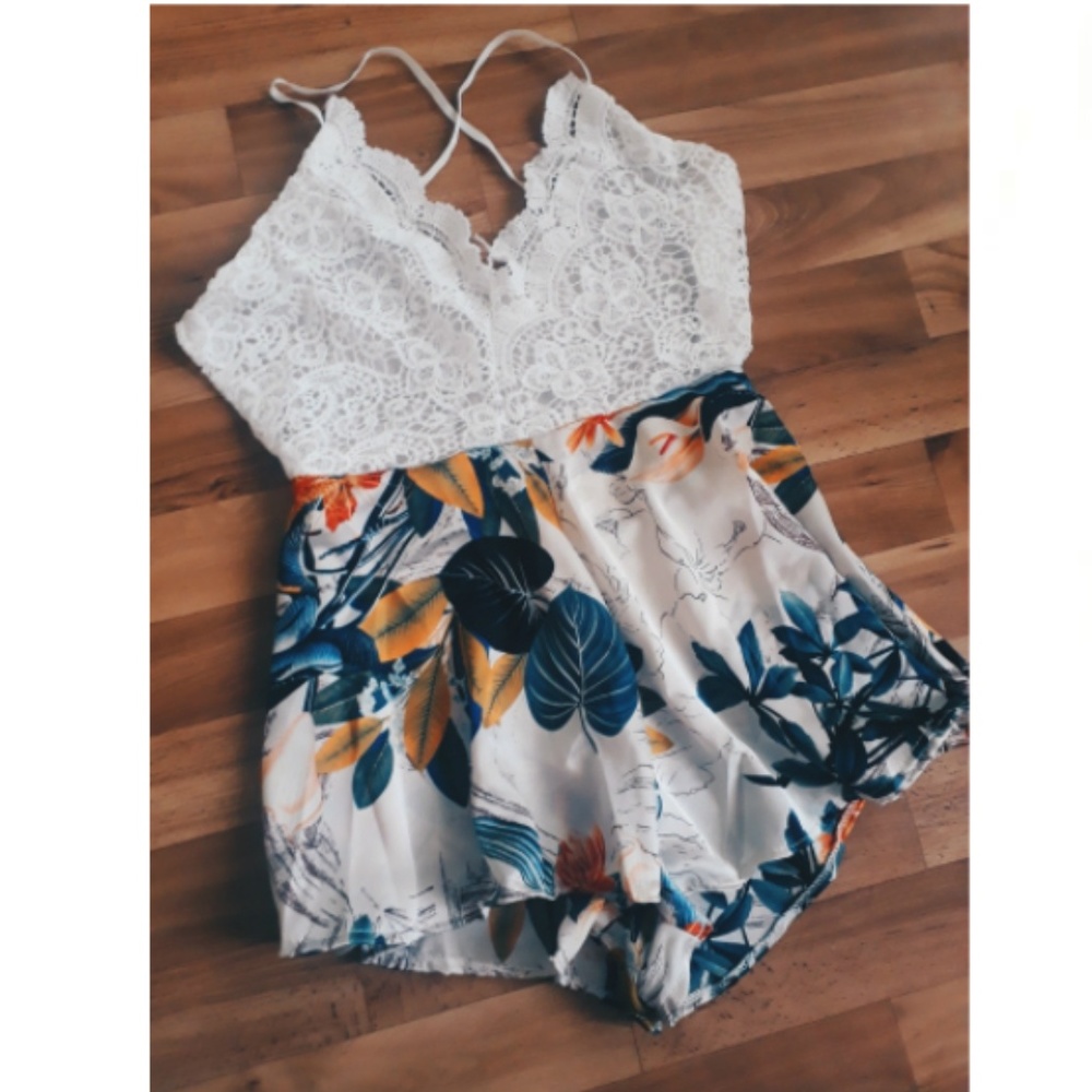 RESTOCK! Lace Boho Floral Tropical Backless Romper - Picture 2 of 8